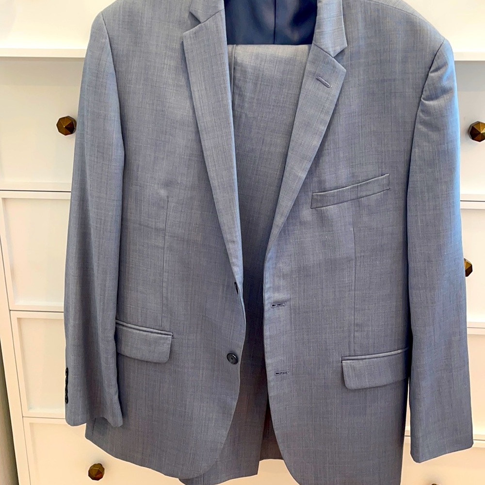 Alfani Men’s suit in good condition